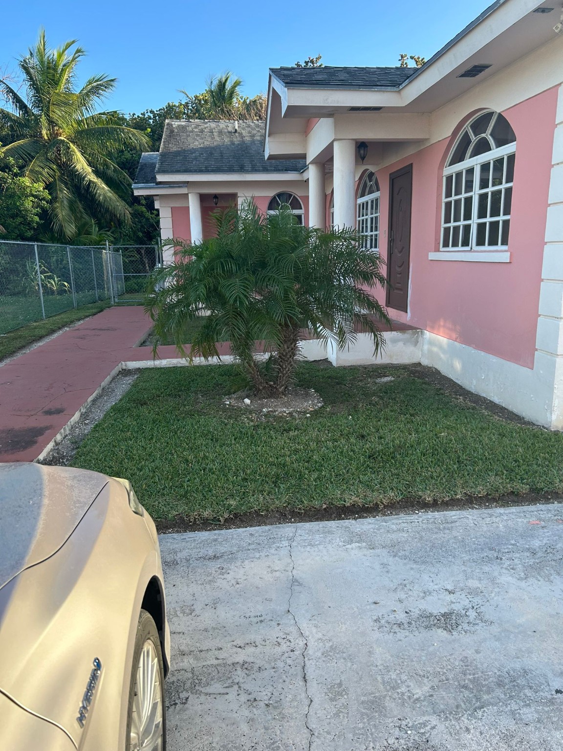 Residential lawn maintenance by KJ Landscaping General Maintenance